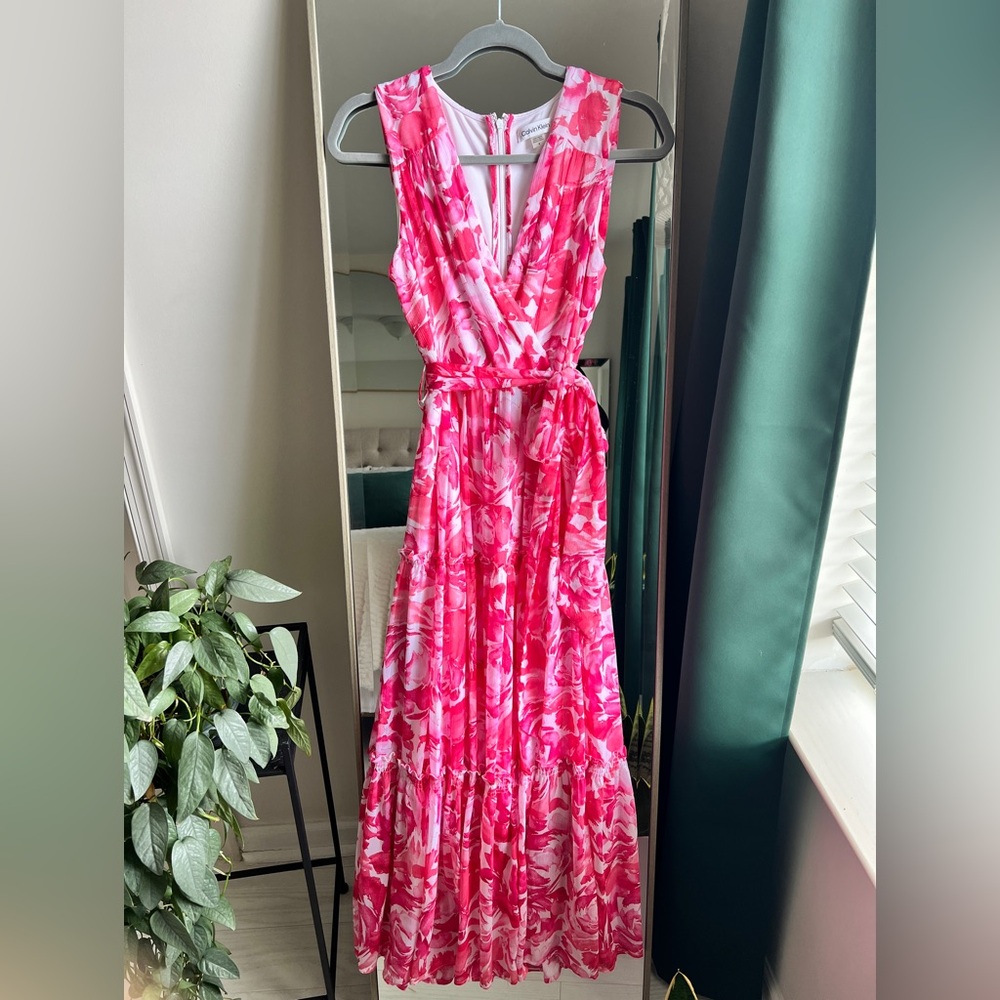 Calvin Klein Pink Floral Tiered V-Neck Maxi Dress Size 8